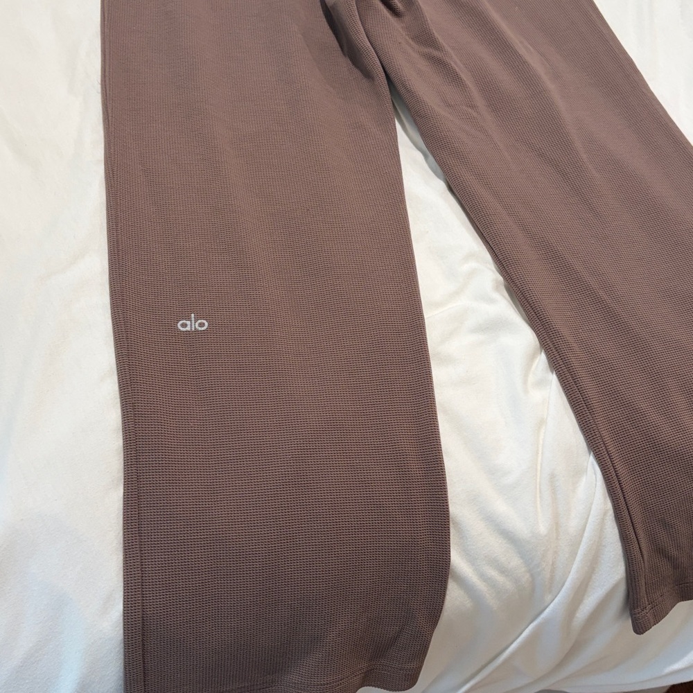 ALO Yoga Micro Waffle High Waist Pleasant Wide Leg Pant Hot Cocoa - Picture 5 of 7